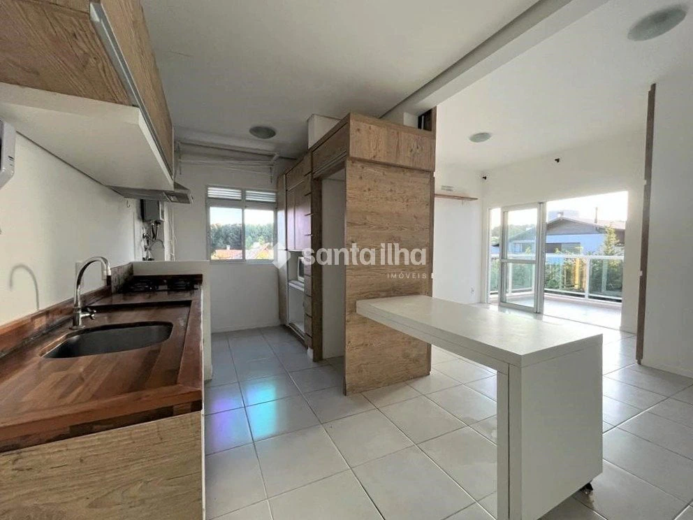 Balcony with a grill in a 2-bedroom apartment, 74 m² — photo 20