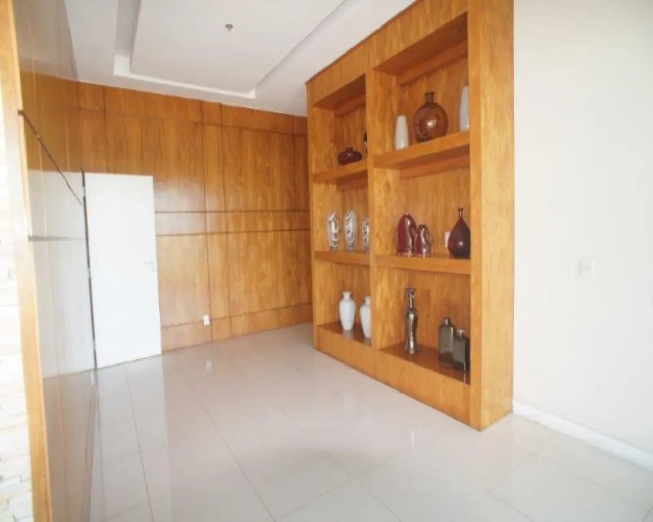2-bedroom apartment with a mountain view — photo 2