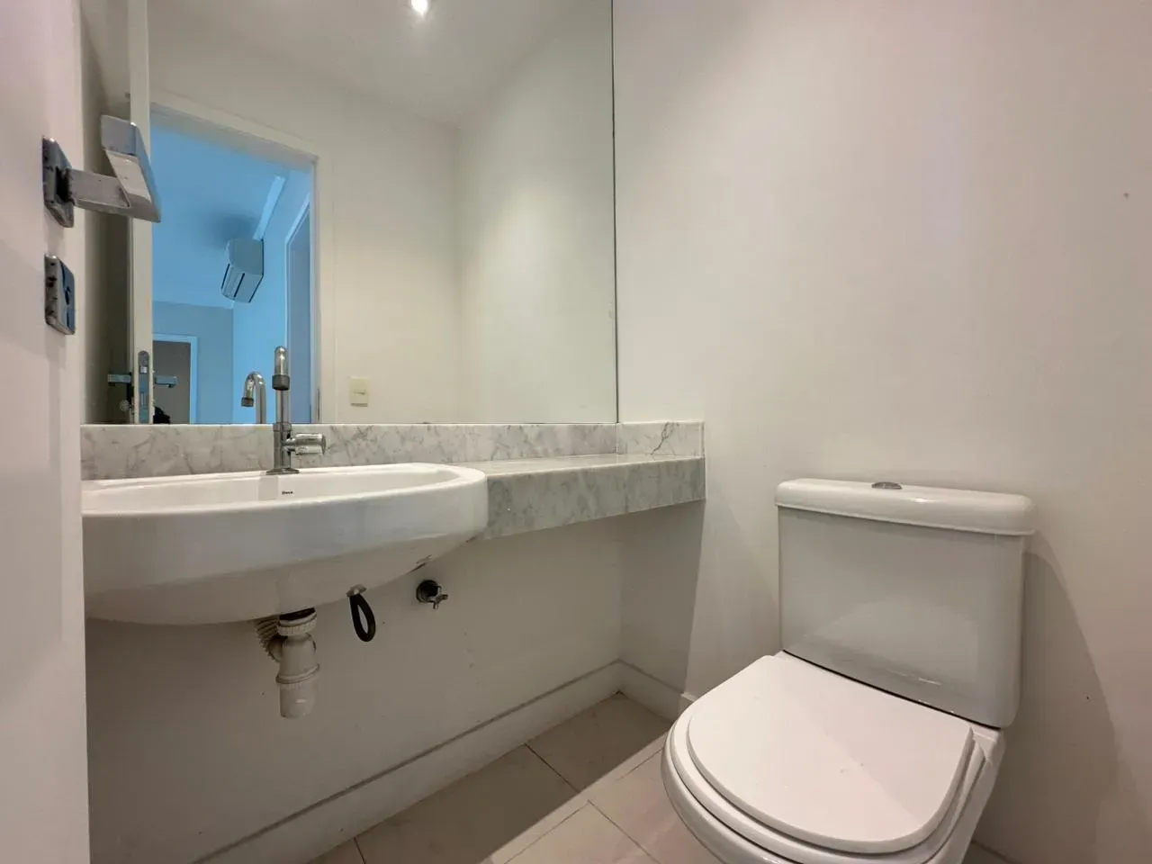 282 m² apartment with 4 bedrooms and 5 bathrooms — photo 17