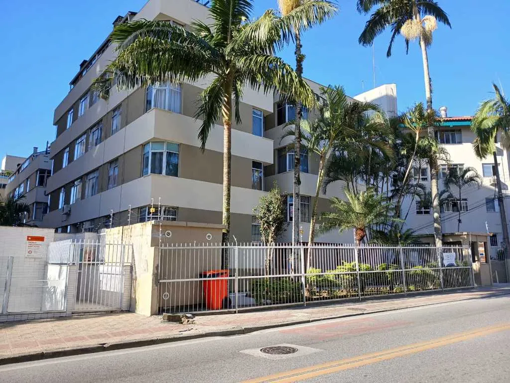Apartamento de 3 quartos com cozinha aberta e 80 m²