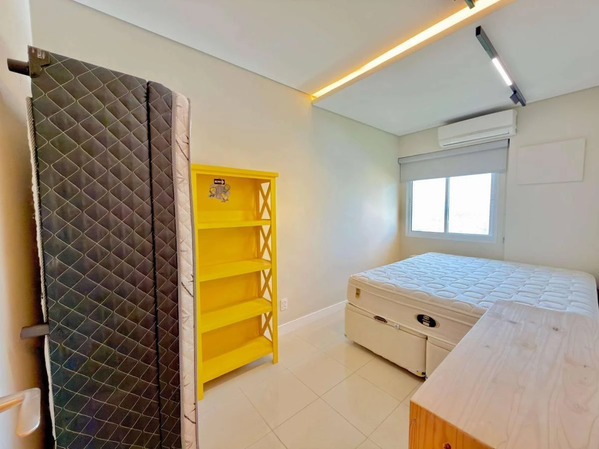 3-bedroom apartment in a building with a gym — photo 3