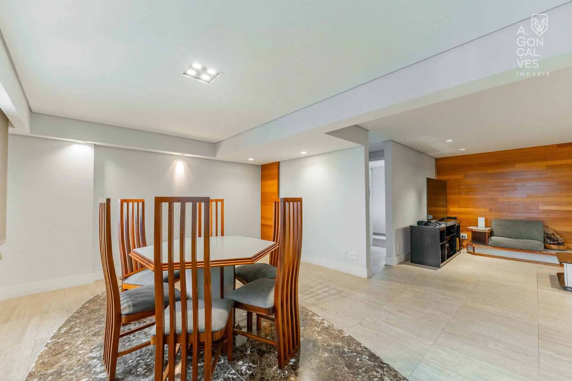 Furnished apartment with 4 bedrooms and 4 bathrooms — photo 8