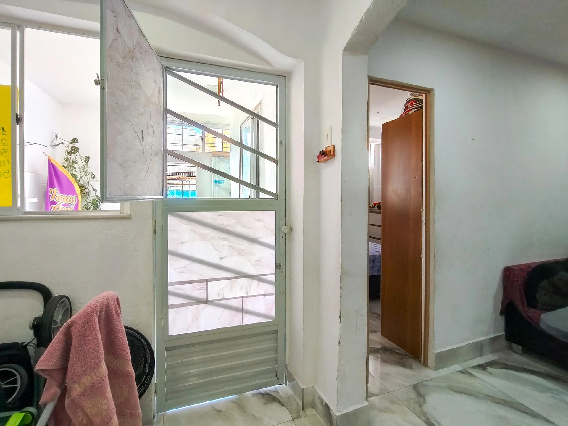 Rental house with 2 bedrooms and an open-plan kitchen — photo 25
