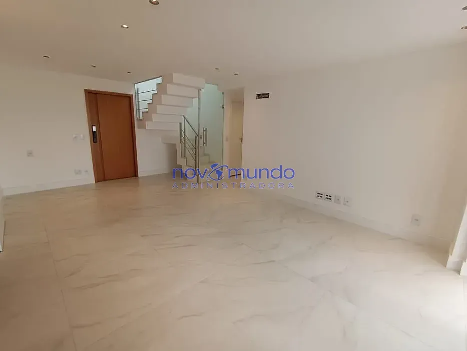 Apartment with 1 bedroom, 3 bathrooms and 2 parking spots — photo 18