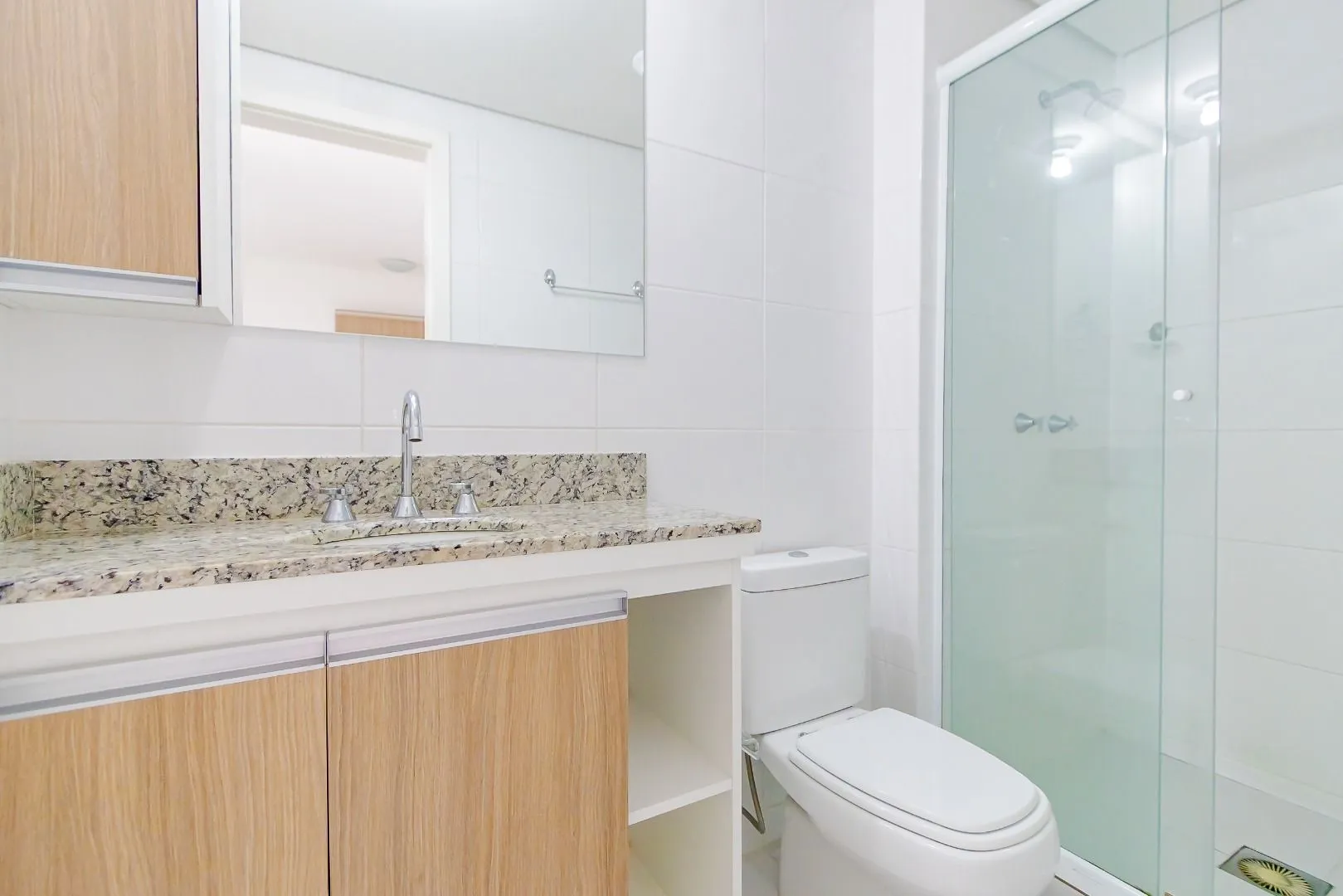 Furnished 1-bedroom apartment with balcony — photo 22