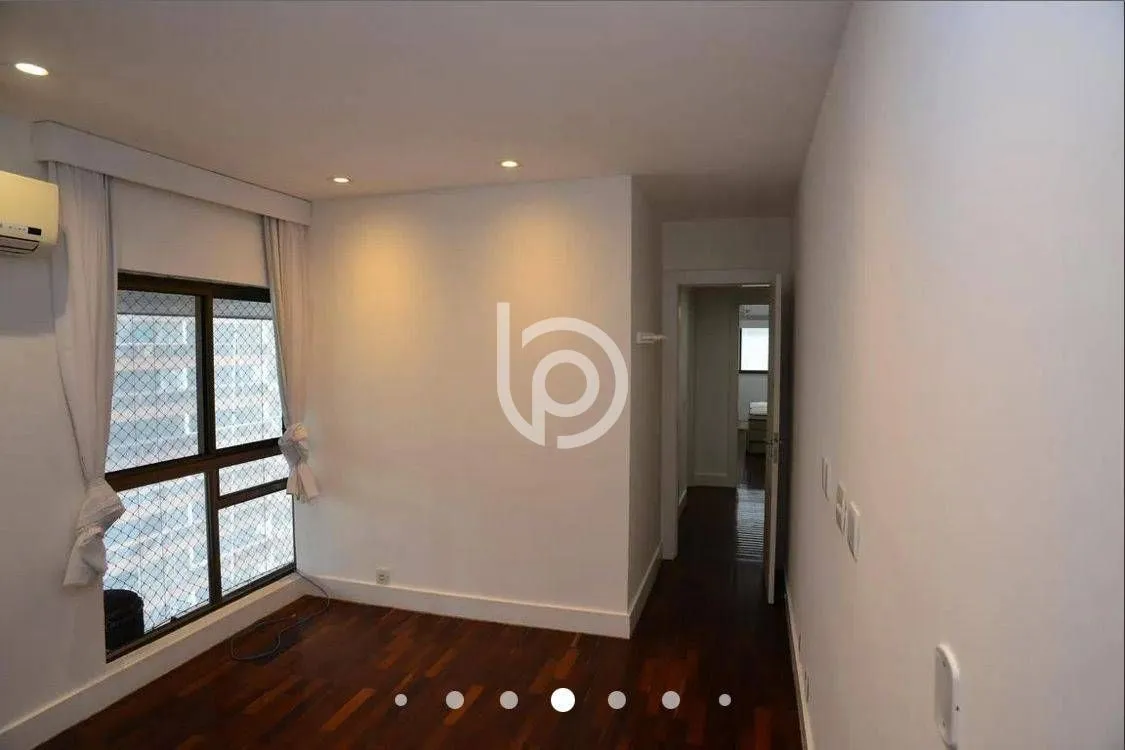 4-bedroom apartment with a closed kitchen and gas stove — photo 29