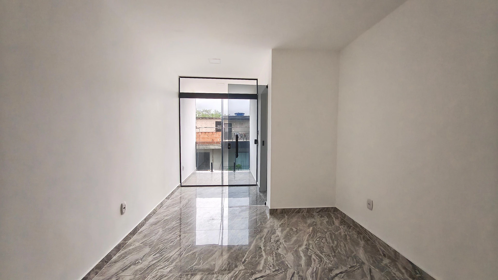 Unfurnished house with 3 bedrooms and 3 bathrooms — photo 26