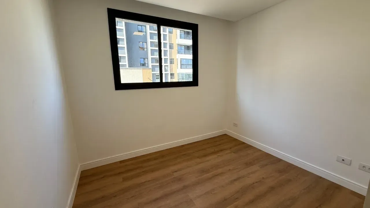 Apartment with 2 bedrooms, 2 bathrooms, and a balcony — photo 11