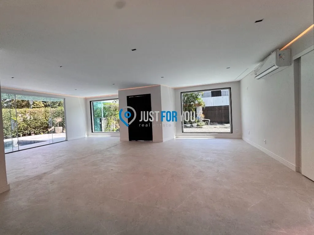 4-bedroom house with a jacuzzi in Rio de Janeiro — photo 28