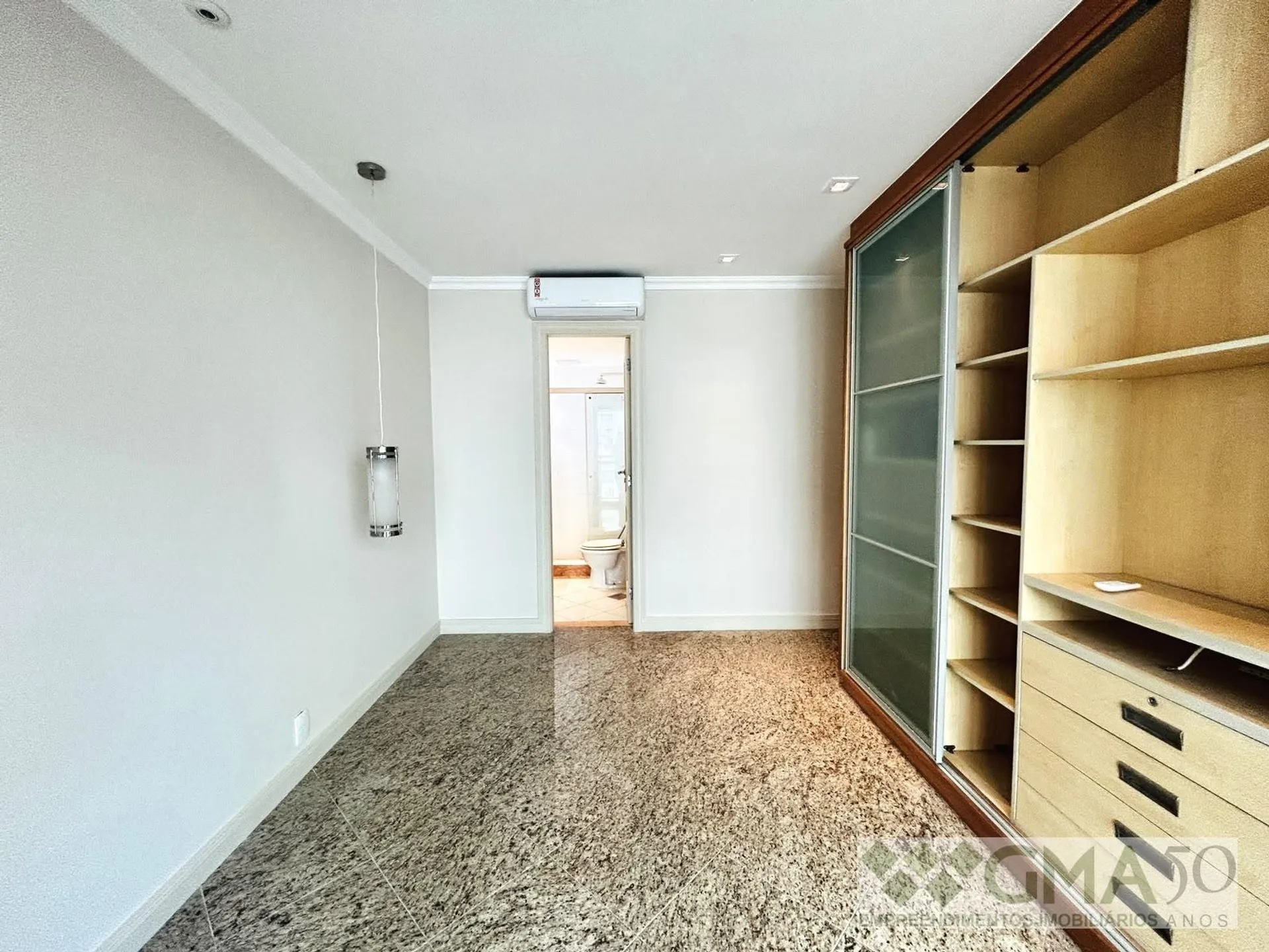Apartment, 175 m², with a glass-enclosed balcony — photo 25