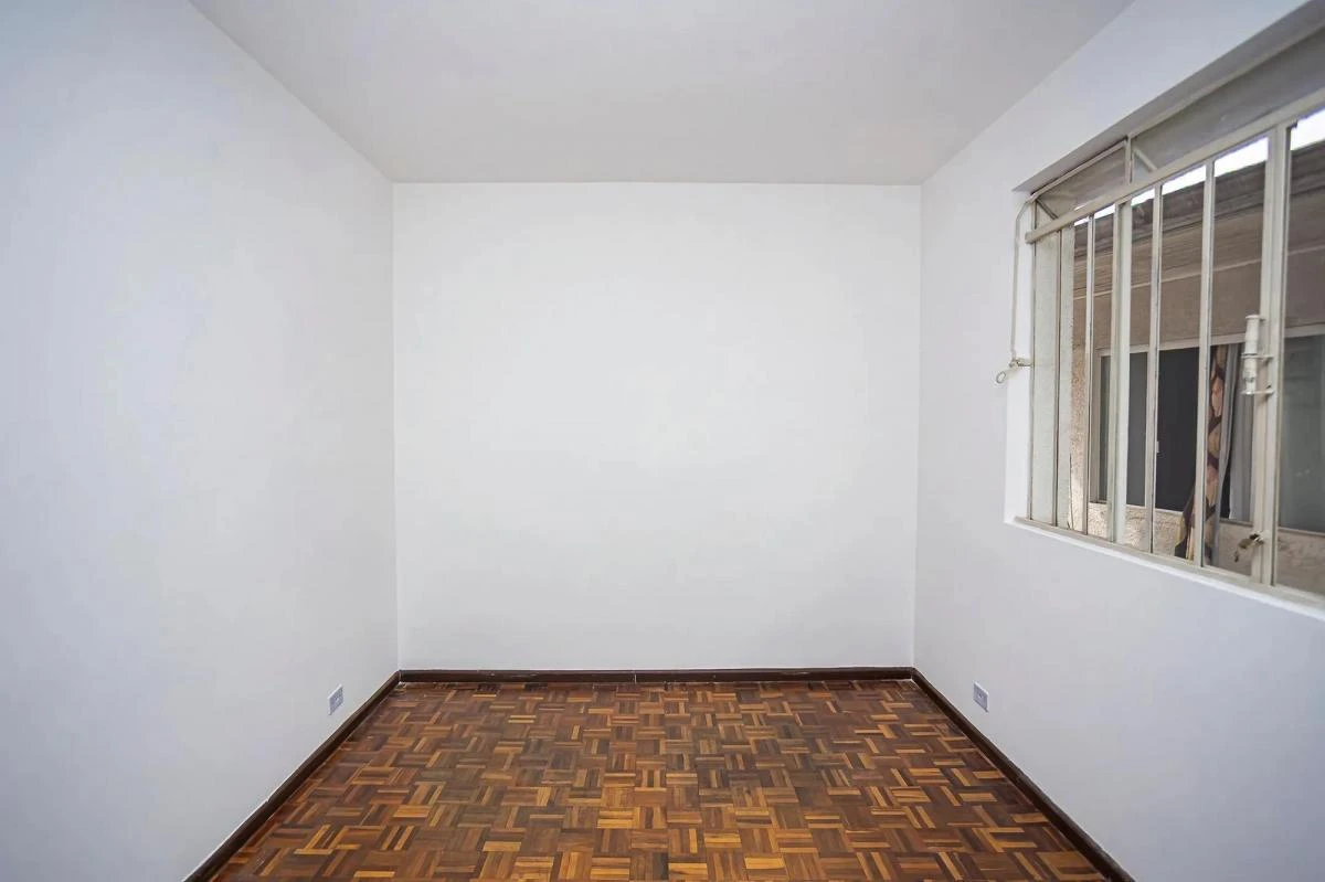 Apartamento com piso de madeira ou laminado, Cabral — photo 13