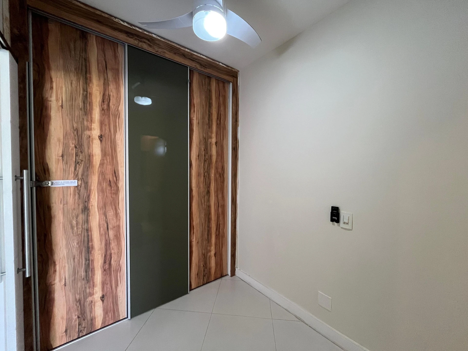 2-bedroom apartment with a glass-enclosed balcony — photo 28