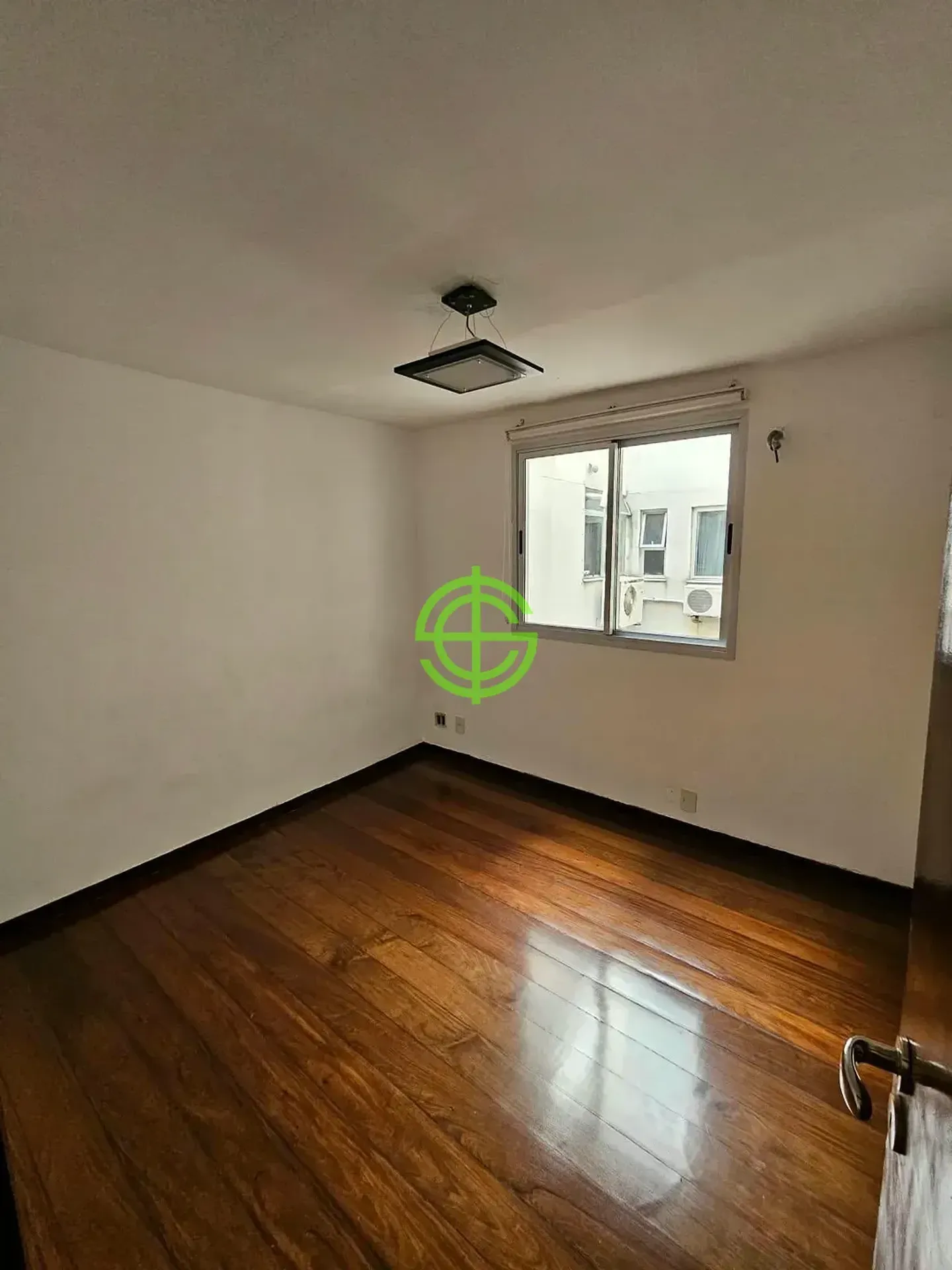 Apartamento com 3 quartos, 4 banheiros e cozinha fechada — photo 32