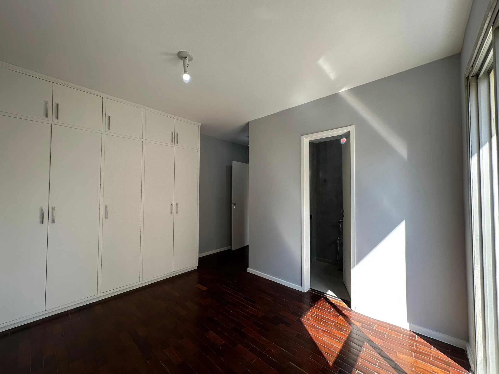 Квартира 82 м² із заскленим балконом та видом на гори — photo 46