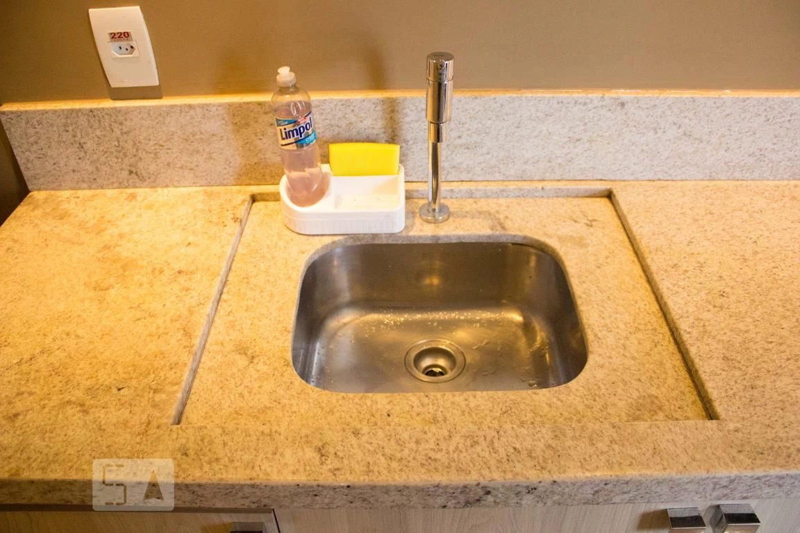 Furnished 2-bedroom apartment with a balcony — photo 41