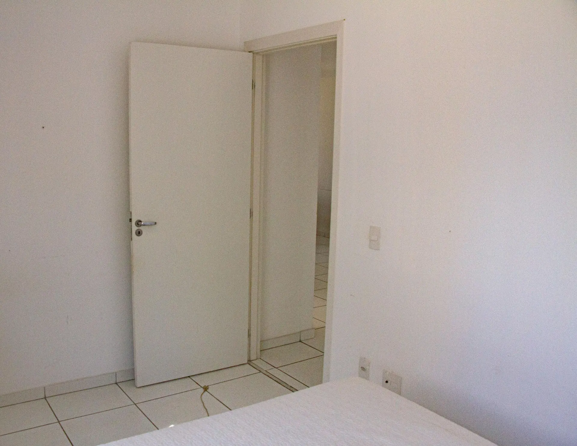 Furnished 2-bedroom apartment with 1 bathroom — photo 3