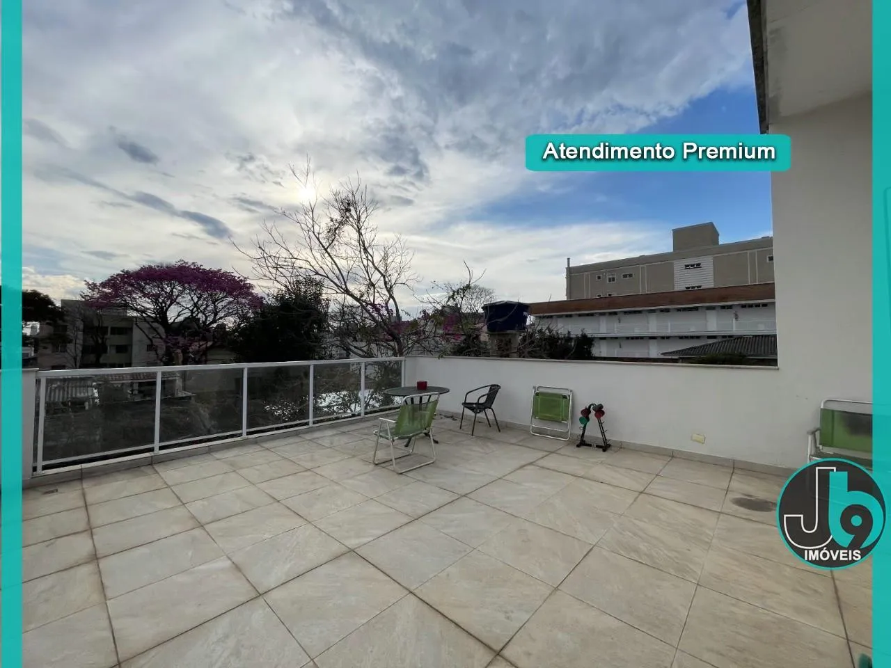 389 m² house with 4 bedrooms and an open-plan kitchen — photo 53