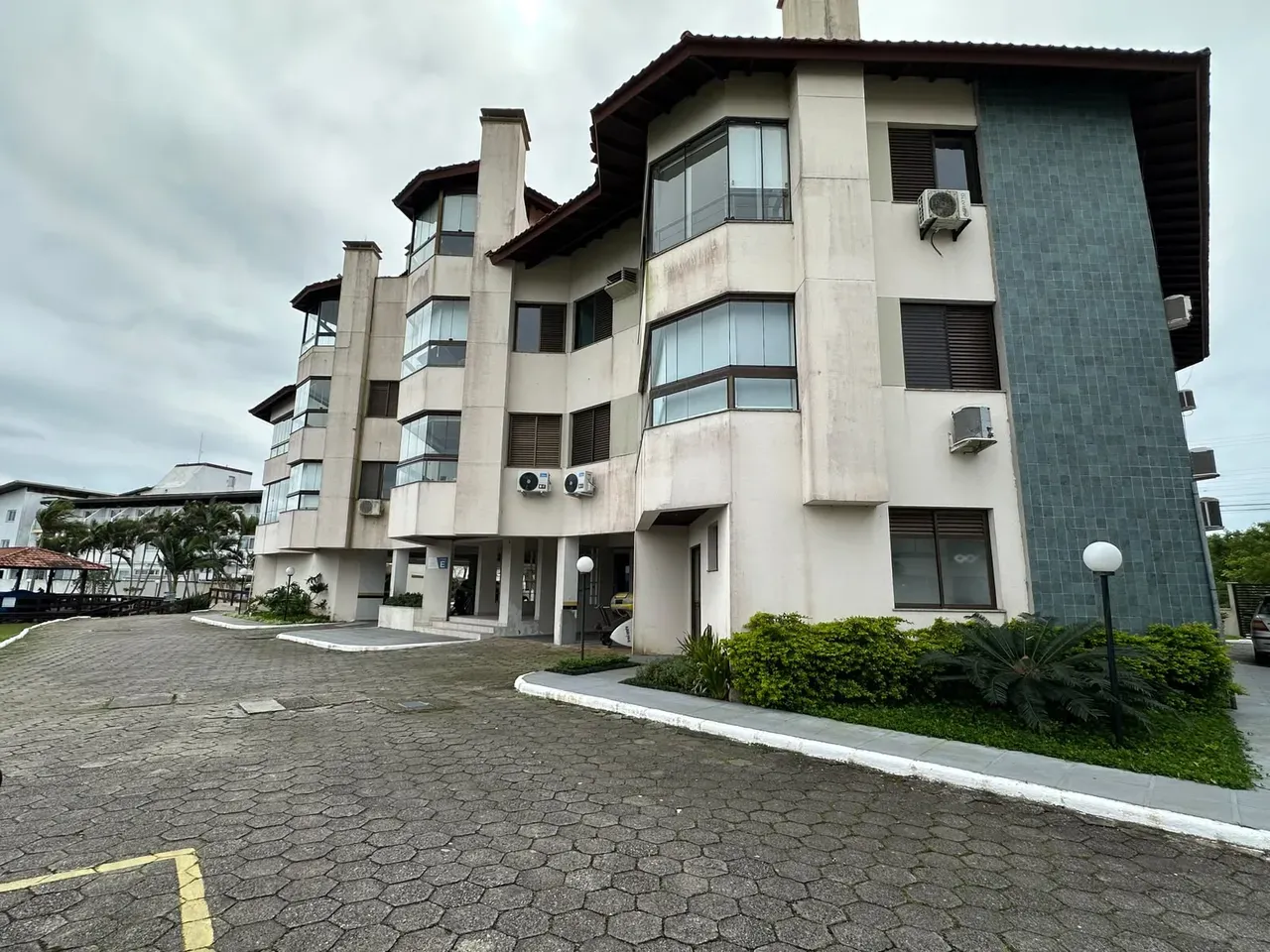 One-bedroom apartment with a water view in Florianópolis — photo 3