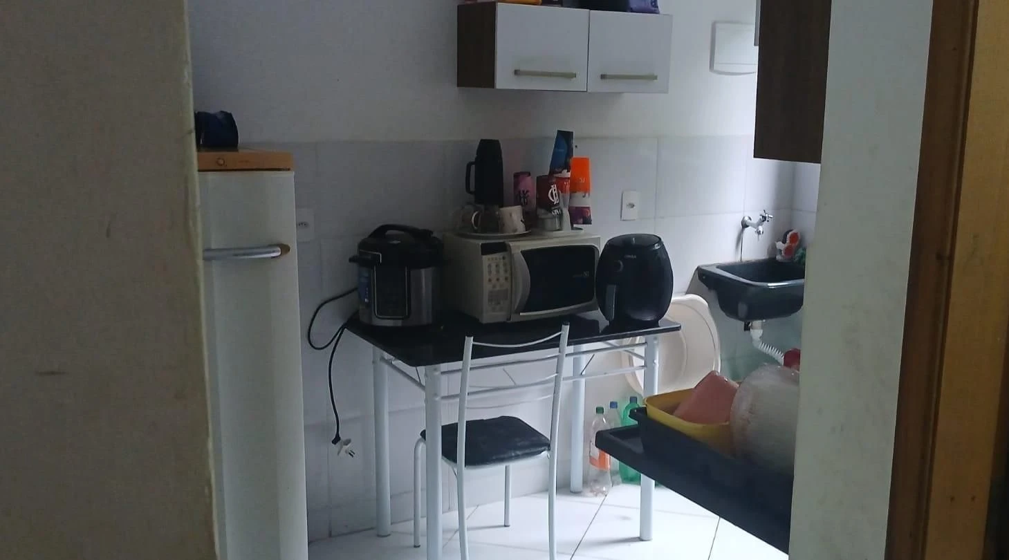 Unfurnished apartment with 2 bedrooms and a glass shower — photo 2