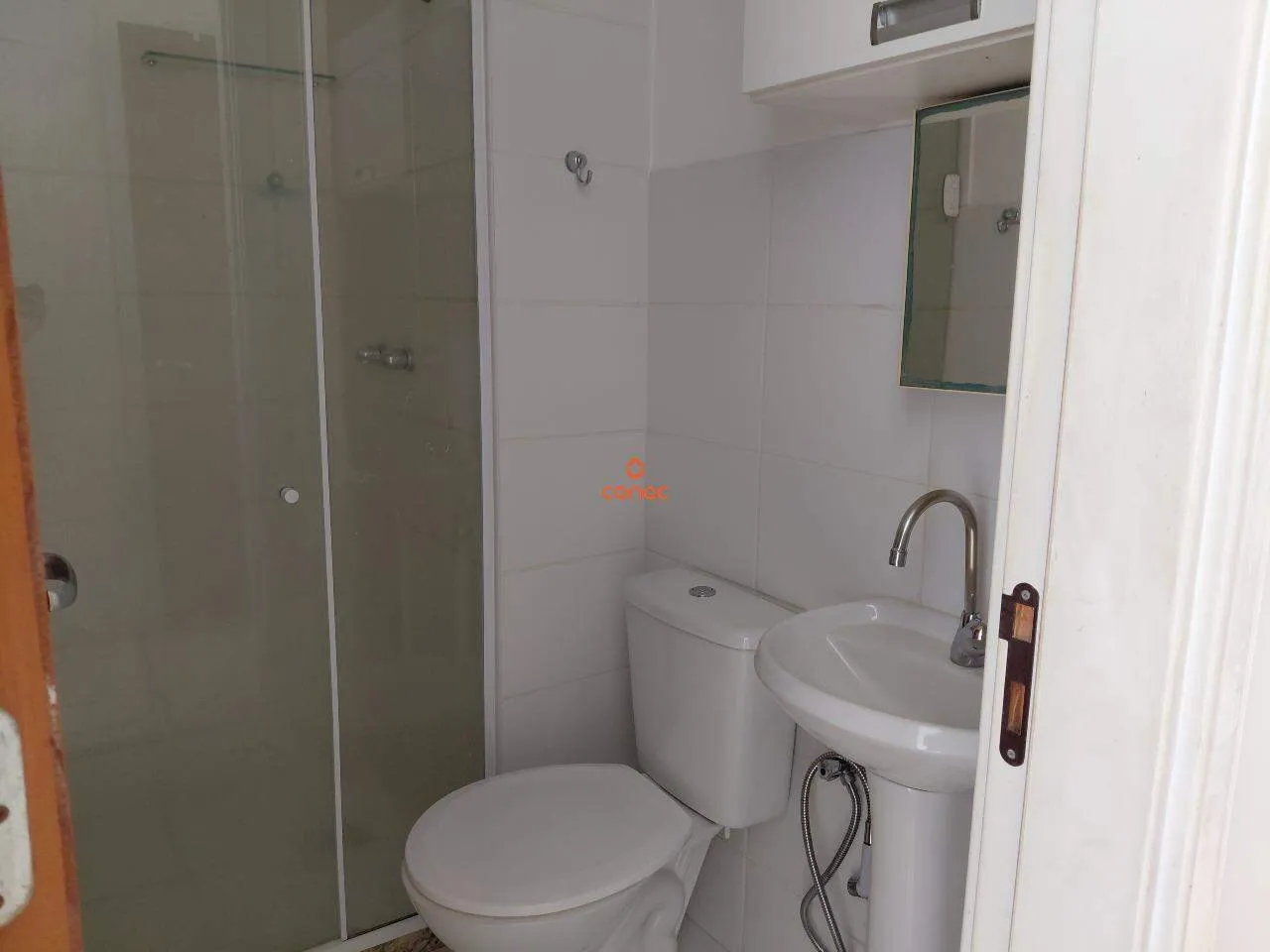 2-bedroom apartment in a building with a gym — photo 12