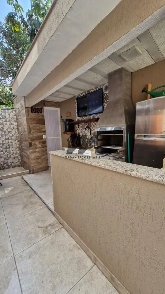 House with 3 bedrooms and an open-plan gas kitchen — photo 8