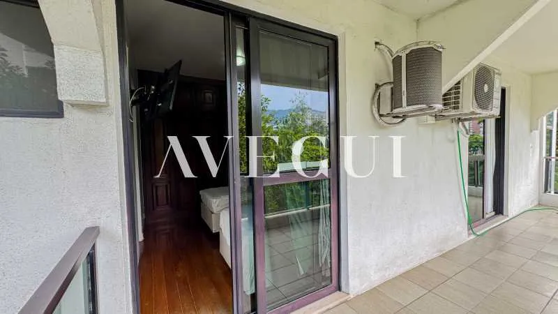 Furnished 180 m² apartment with 2 bedrooms and balcony — photo 9