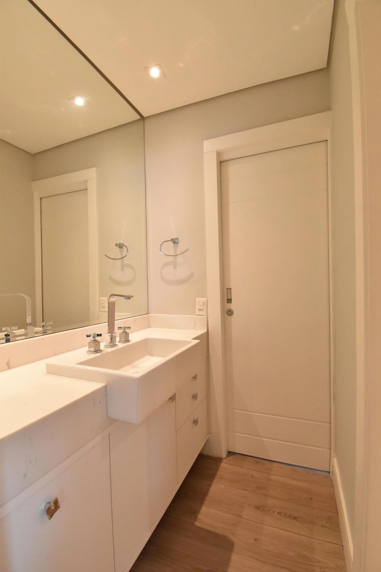 House, 411 m², with a bathtub — photo 44