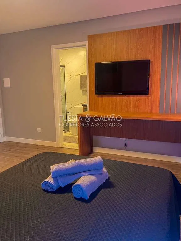 Furnished studio 31 m² with desk and private bath — photo 14