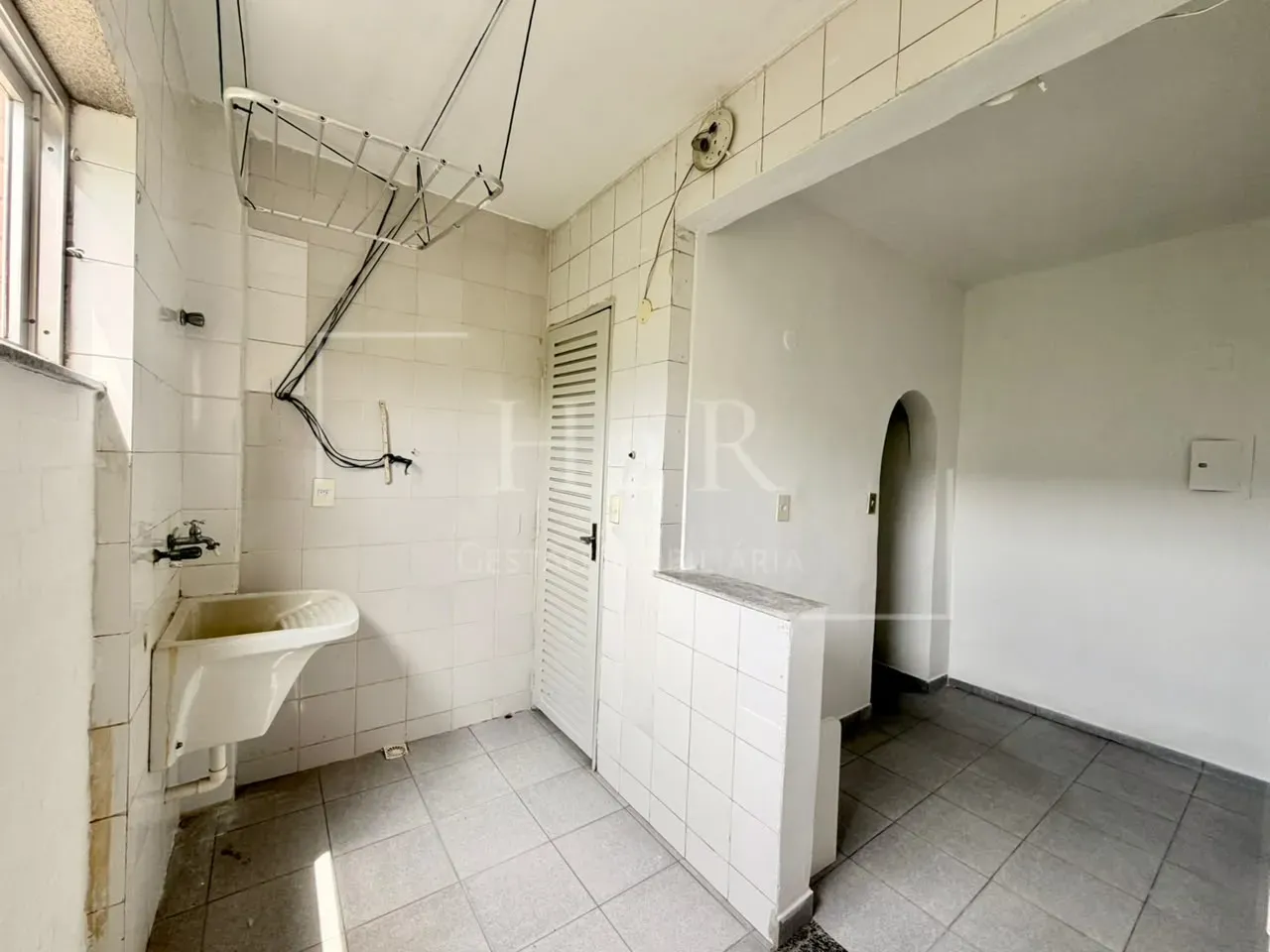 One-bedroom apartment with a mountain view in Rio de Janeiro — photo 4