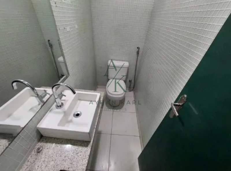 1-bedroom apartment with 5 bathrooms and a separate kitchen — photo 9