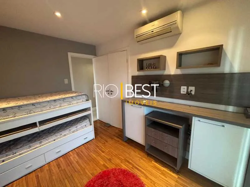 Furnished 3-bedroom apartment with balcony — photo 16