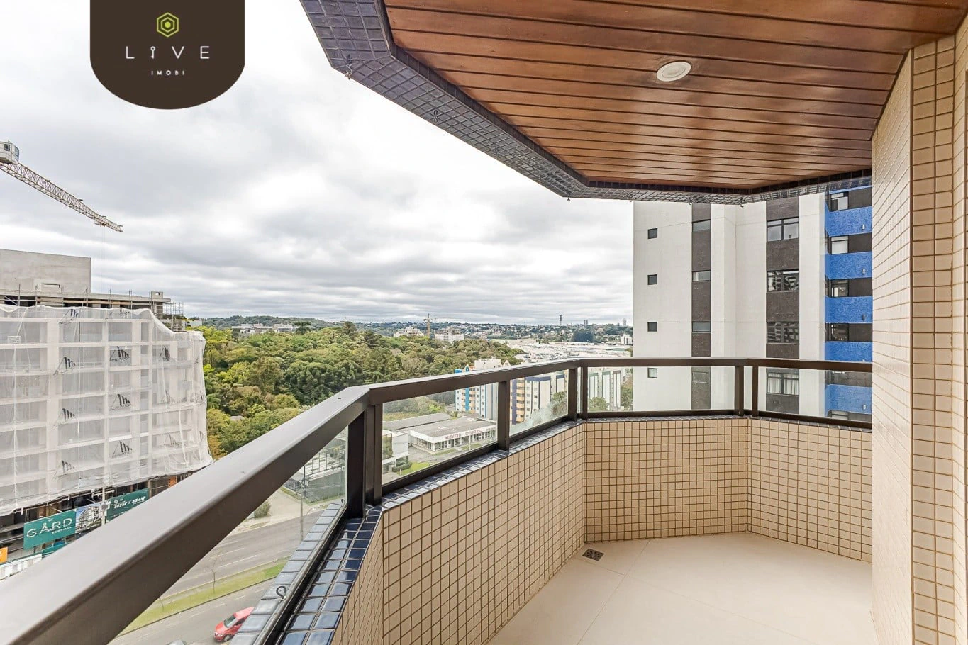 3-bedroom apartment with glazed balcony and private BBQ — photo 21