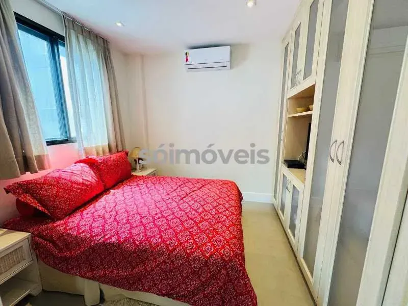 Furnished apartment, 207 m², with floor-to-ceiling windows — photo 14