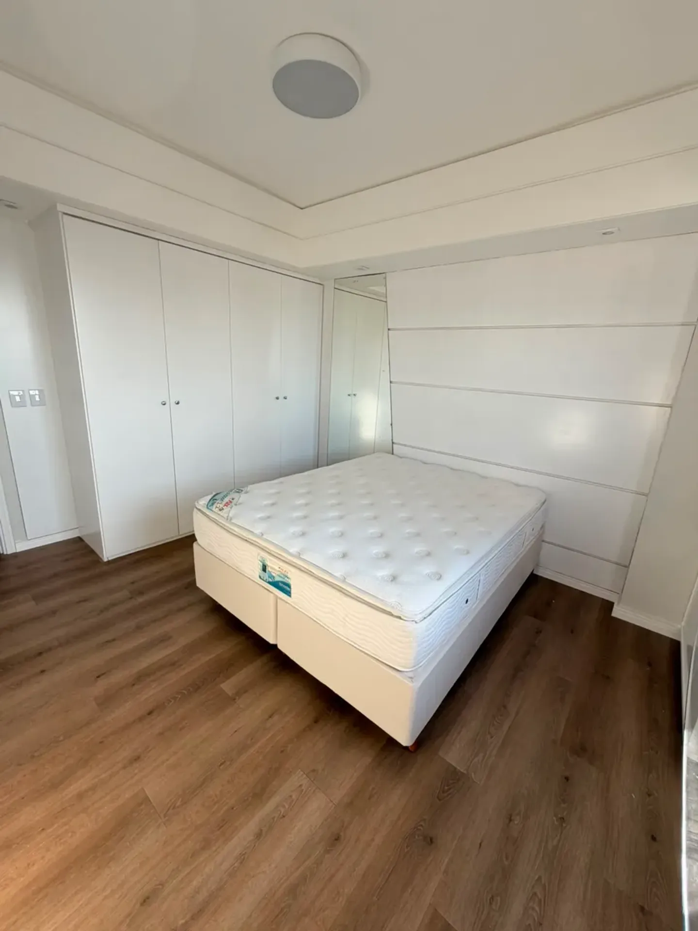 3-bedroom apartment with a water view — photo 3