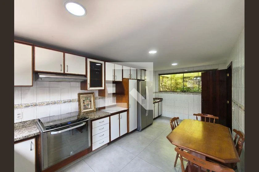 Мебльований будинок з 3 спальнями на 297 м² — photo 8