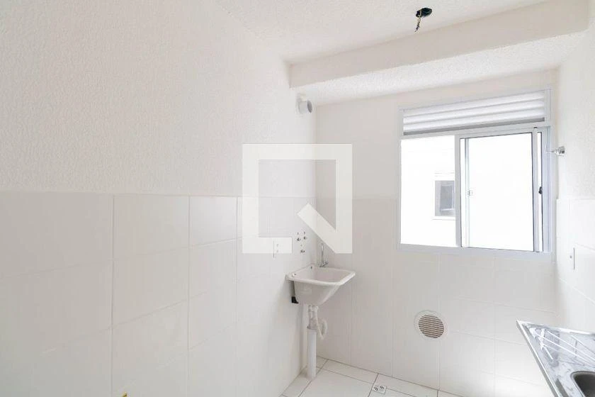 2-bedroom apartment with wood or laminate floors — photo 8