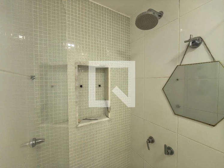 3-bedroom apartment with a glass-enclosed balcony — photo 35