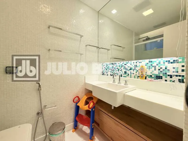 Apartamento de 4 quartos com 195 m² e cozinha americana — photo 30
