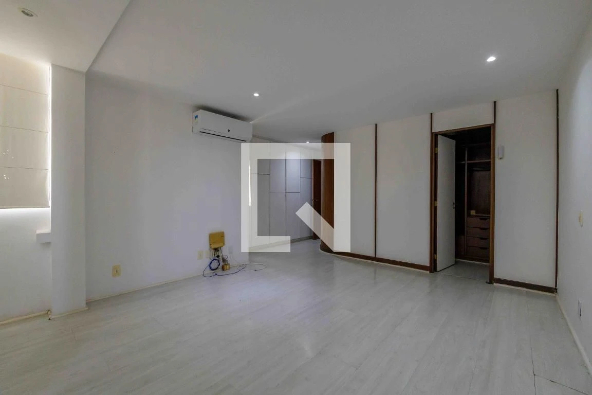 Ванна та 4 спальні: квартира 360 м² — photo 8