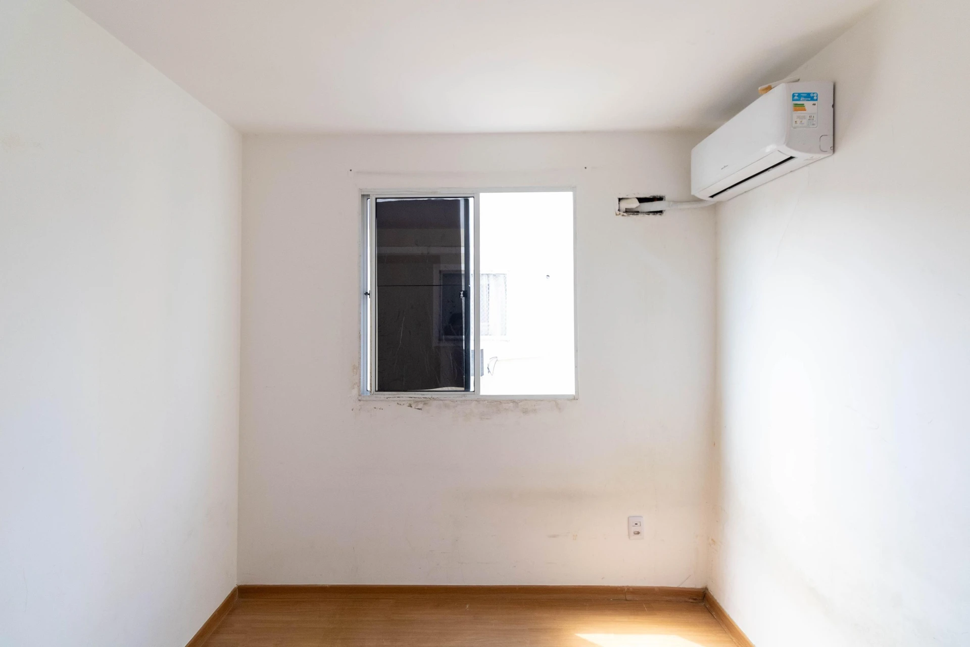 Балкон з грилем та 2 спальні: квартира 45 м² — photo 27