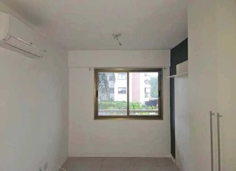 Apartment with 2 bedrooms and glass-enclosed balcony — photo 3