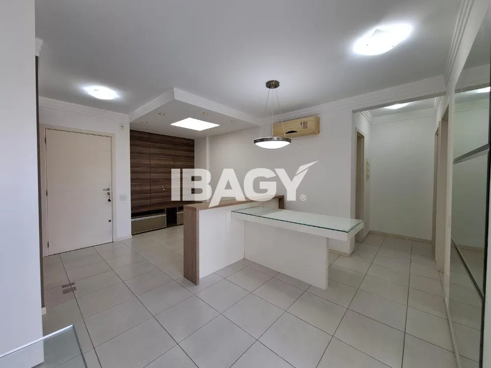 Furnished 95 m² apartment with 2 bedrooms and a desk — photo 26