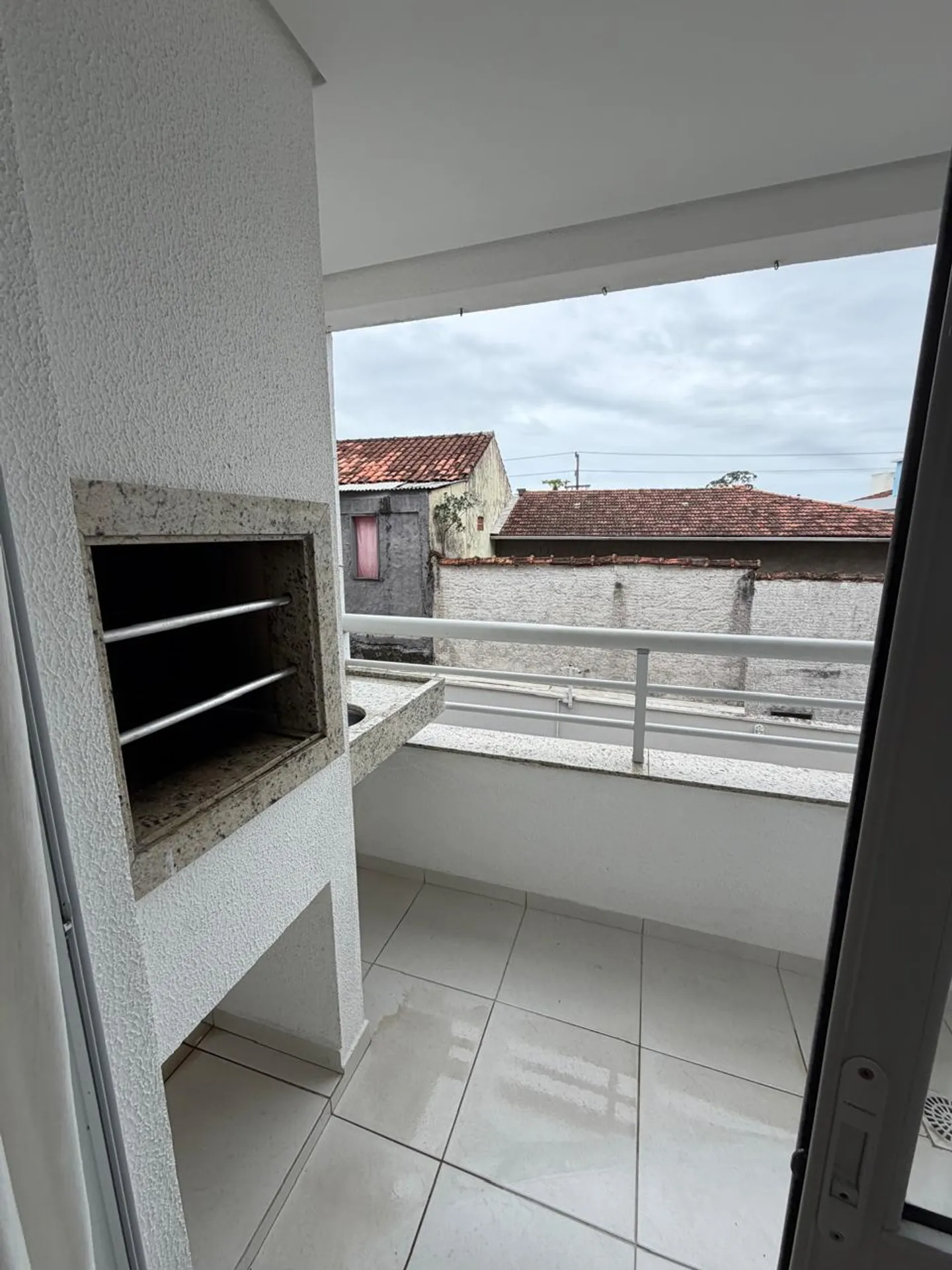 Apartamento amueblado de 2 dormitorios con parrilla en el balcón — photo 9
