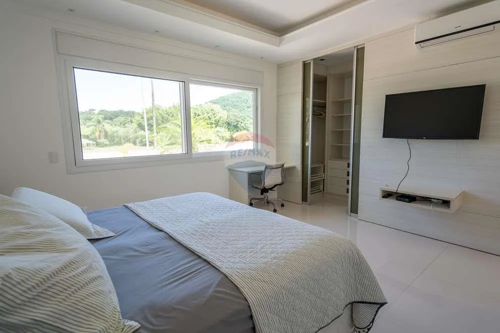 House with 7 en-suite bedrooms and balcony — photo 7