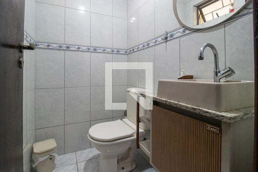 3-bedroom house with a bathtub in Curitiba — photo 11