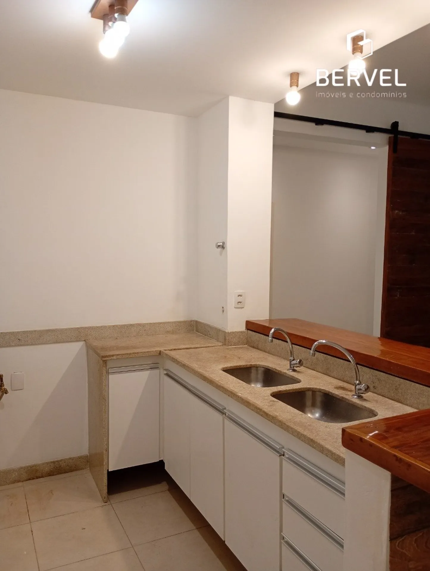 Apartamento de 2 quartos em condomínio com piscina — photo 3