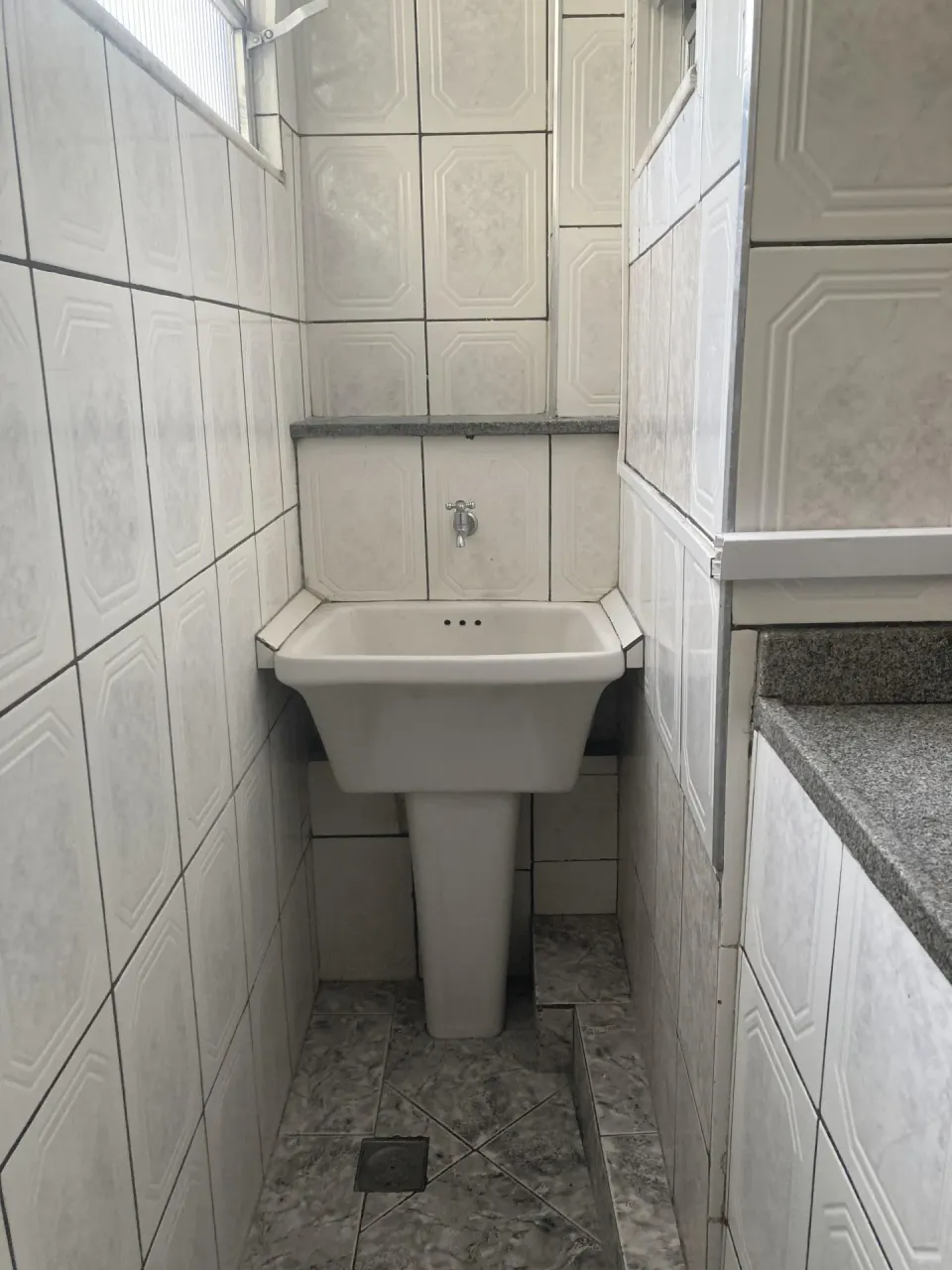 Unfurnished house with 1 bedroom and 1 bathroom — photo 4