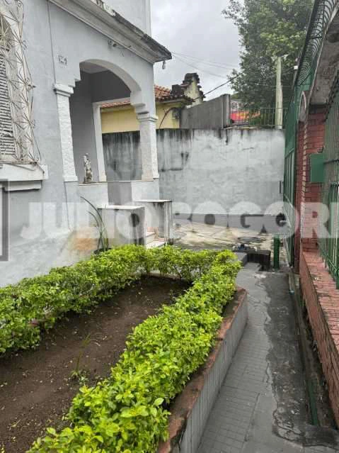 Street-level house with 5 bedrooms and private BBQ — photo 25