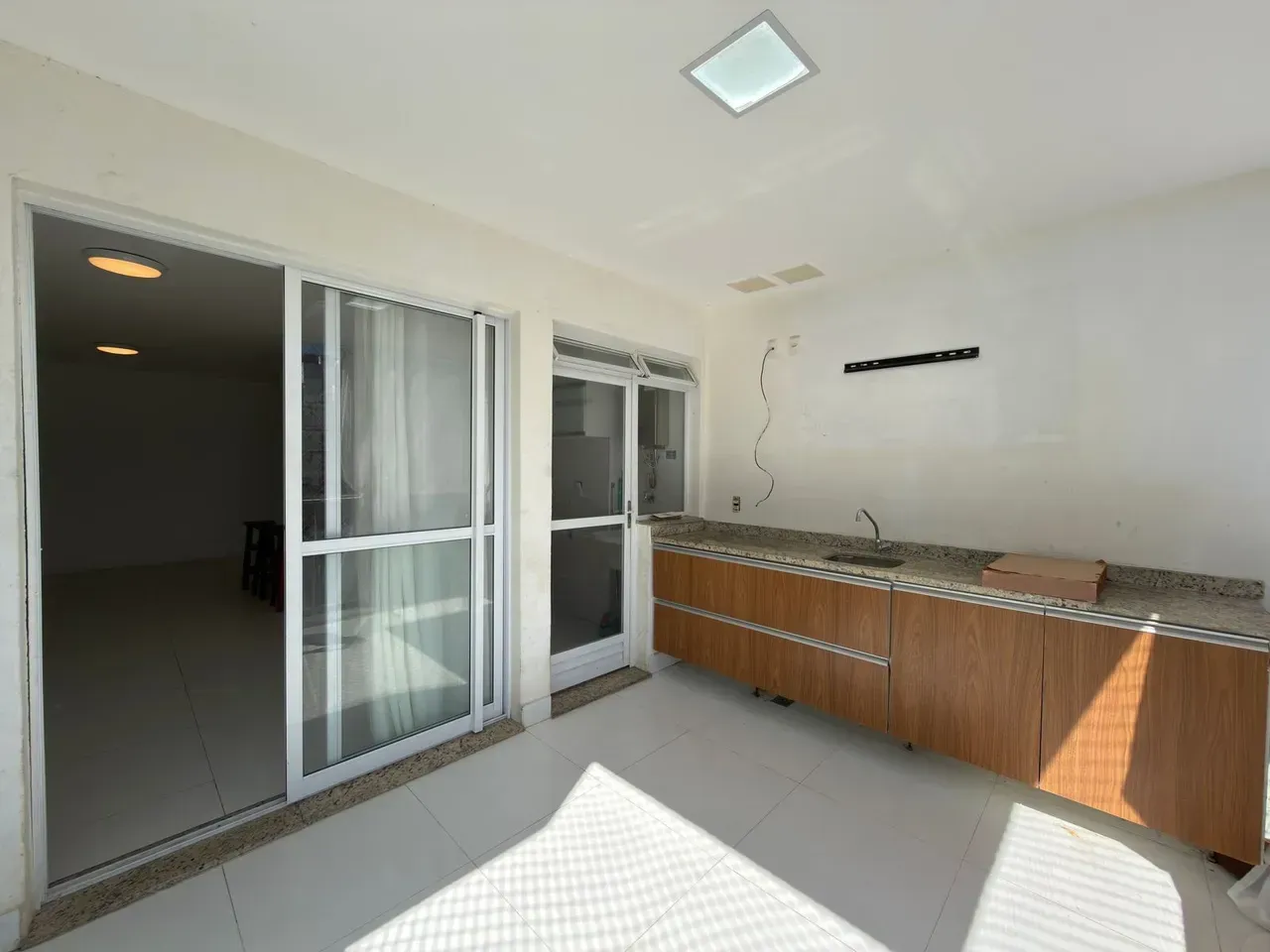 Furnished 3-bedroom apartment with 2 bathrooms and parking — photo 8