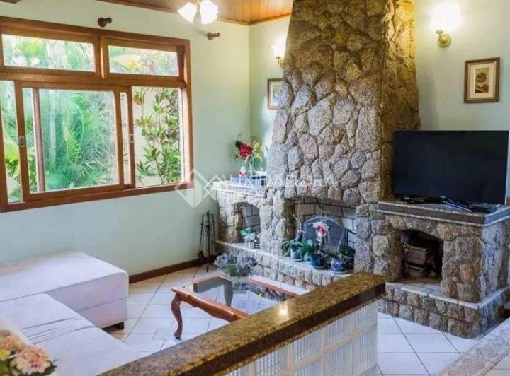 House with 5 bedrooms, 2 en-suite and 4 parking spots, 340 m² — photo 5